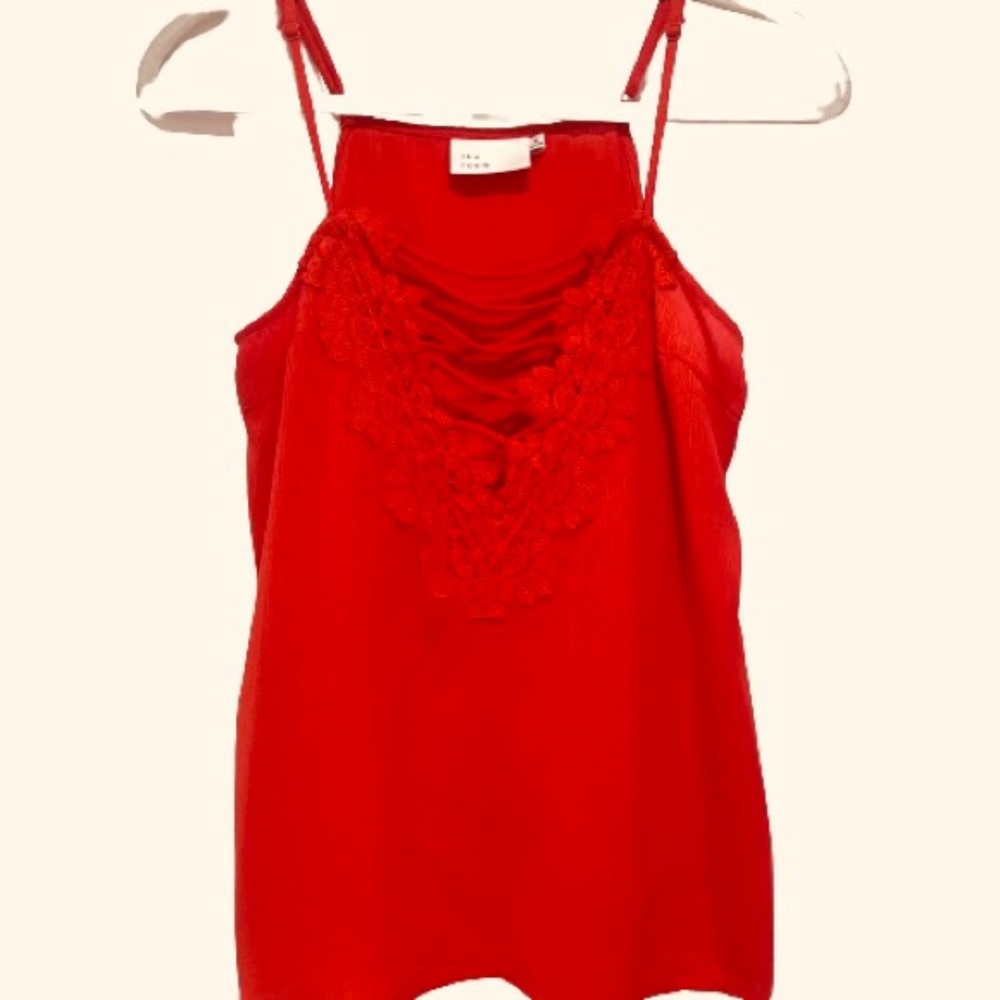 The Room Red Lace-up Adjustable
Strap Camisole medium
